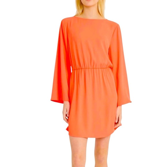 Donna Morgan Dresses & Skirts - DONNA MORGAN bell sleeve minidress 
Size M